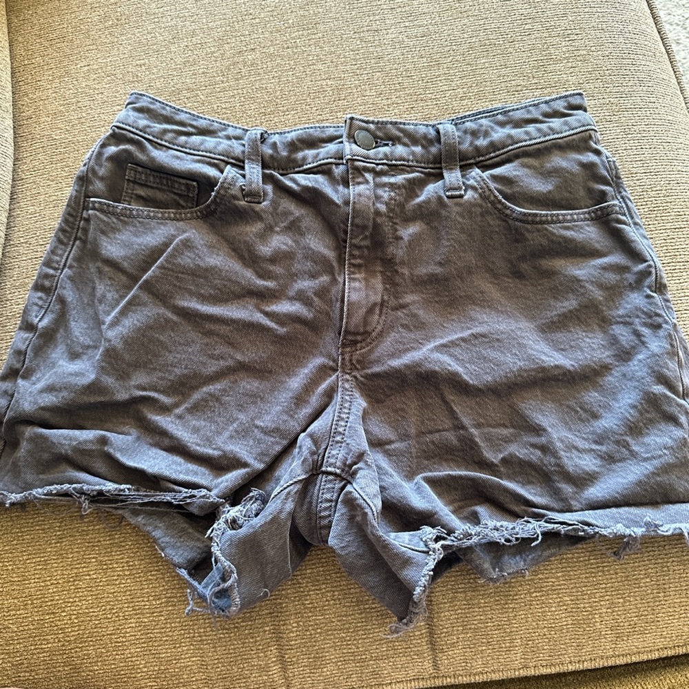 women’s size 6, Universal Threads, never worn